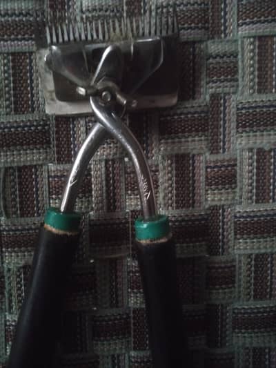 Hair cutting machine bilkul new