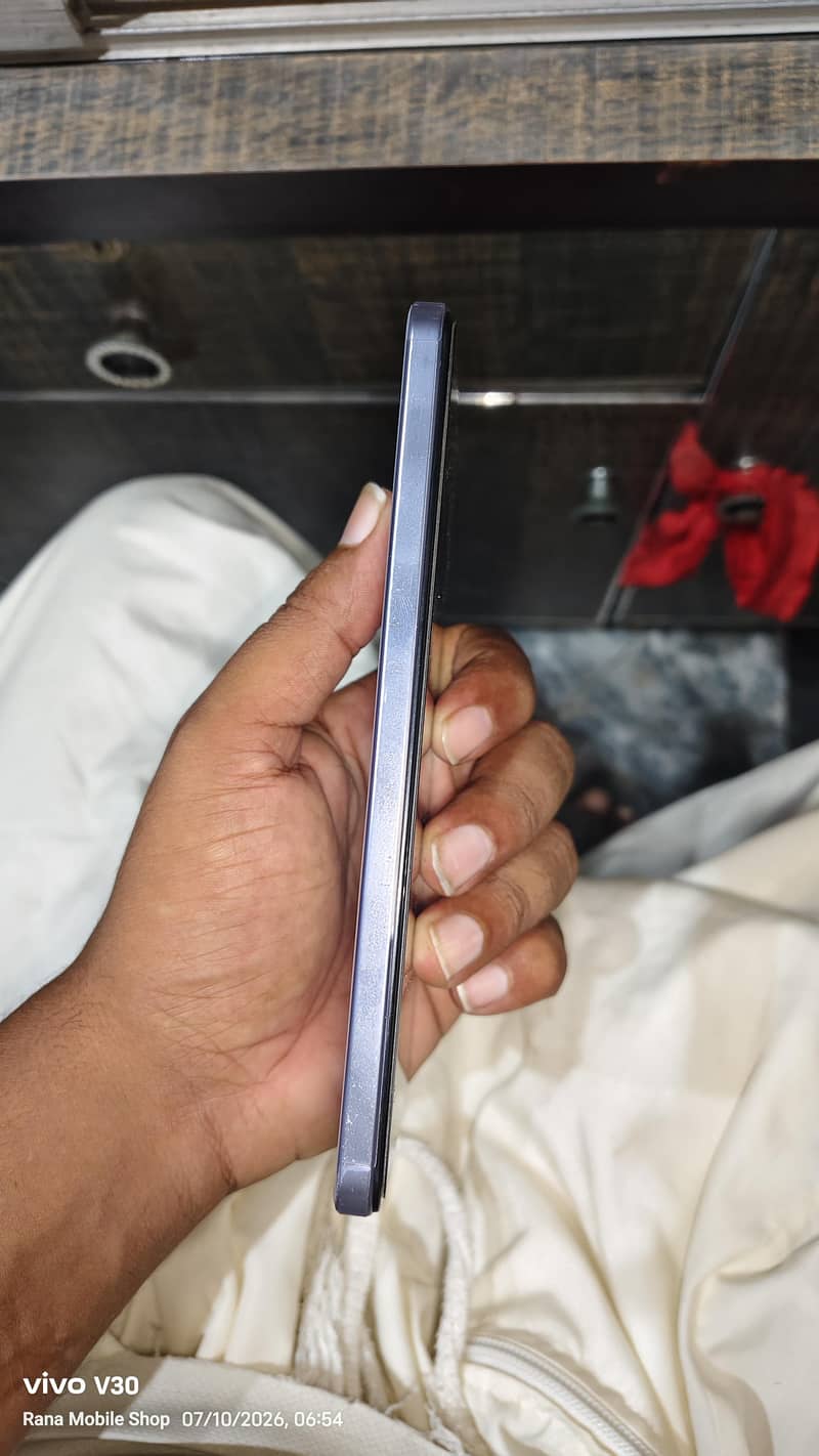 Vivo V27e 3