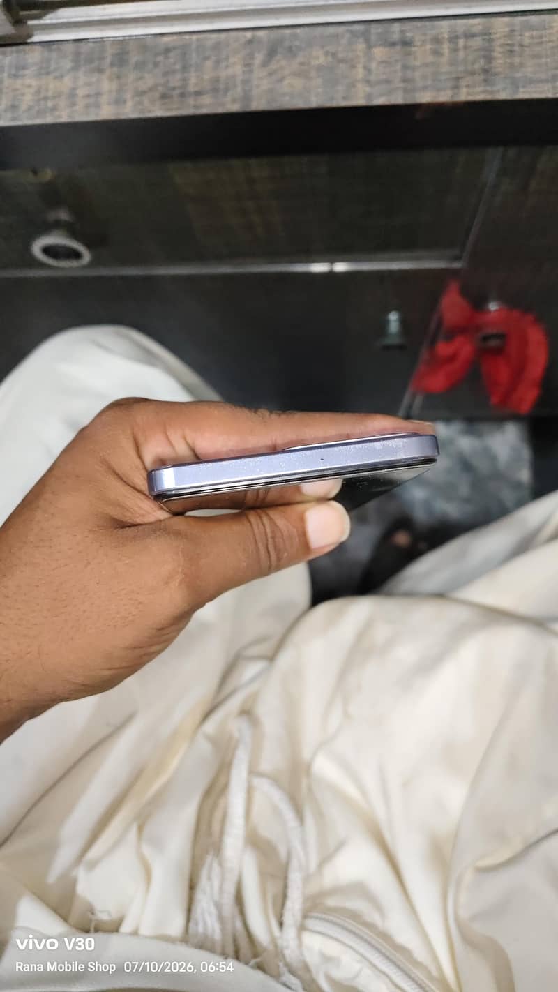 Vivo V27e 4