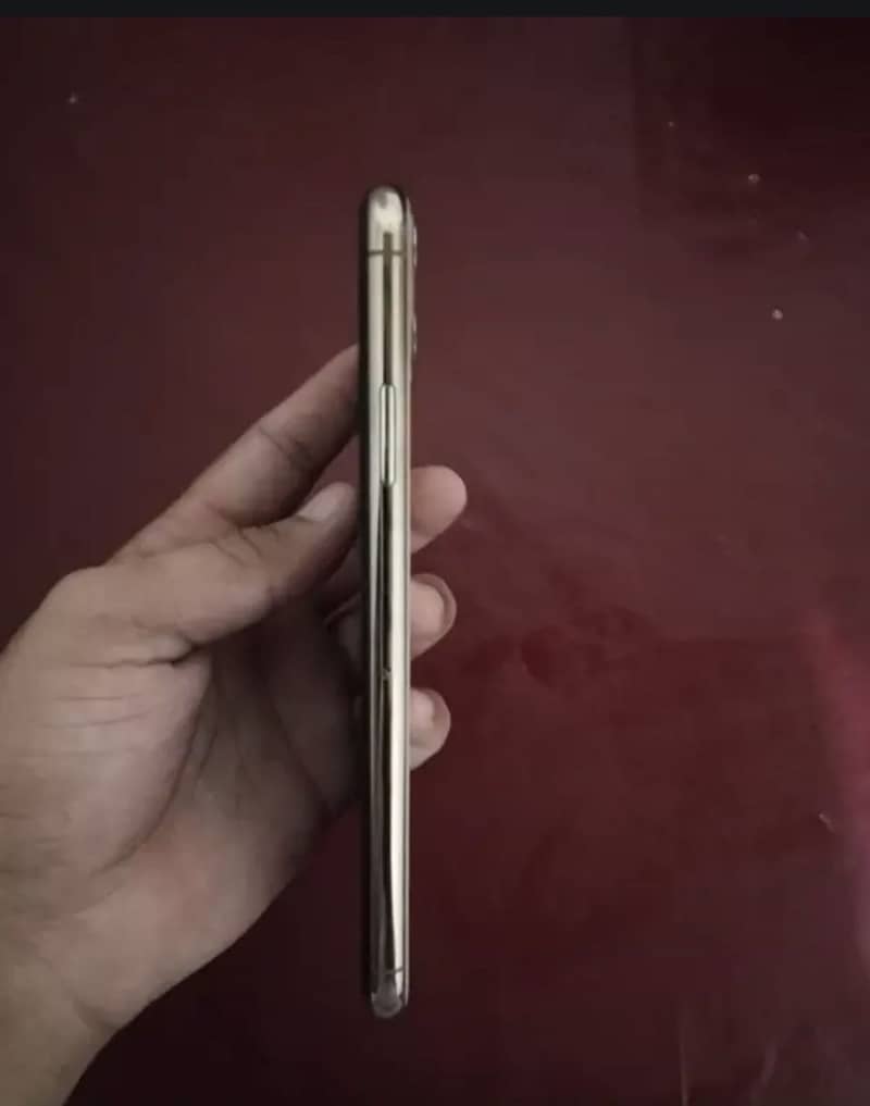 Apple iPhone 11 Pro Max 3
