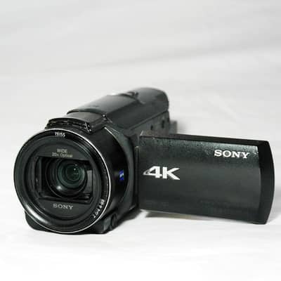 Sony 4k Night vision camera with wireless mic and light