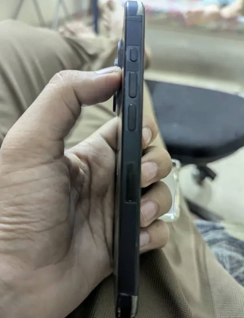 Apple iPhone 15 pro 1