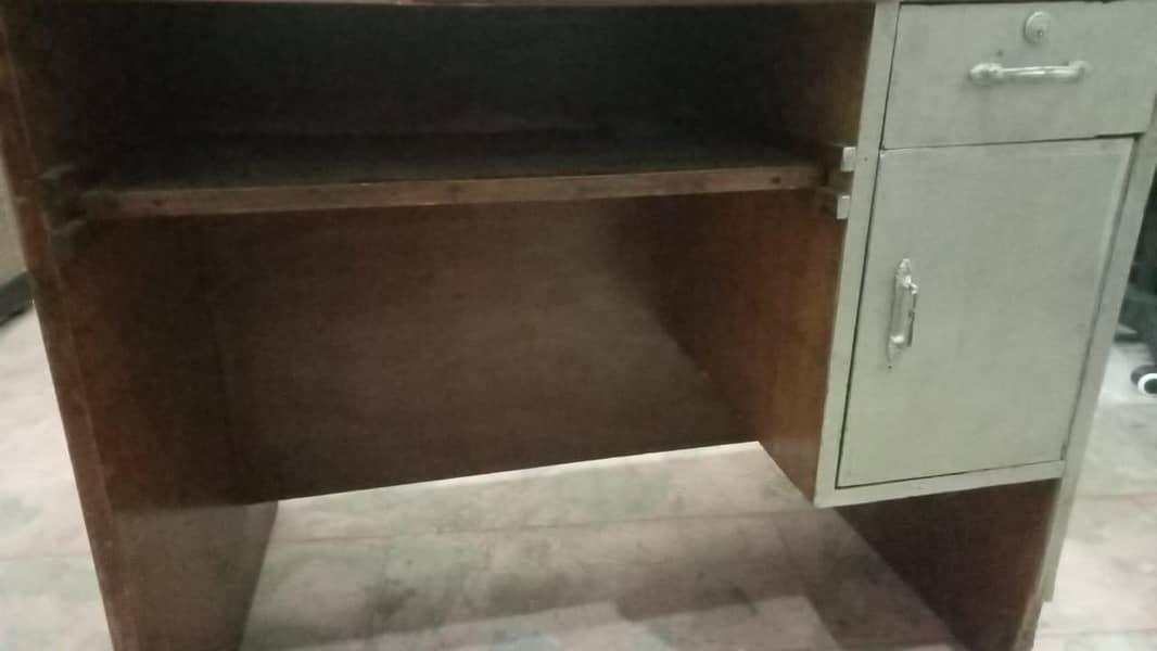 Computer table 2