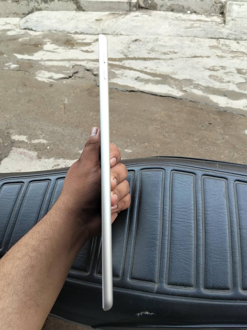 ipad 6th generation 32gb 1