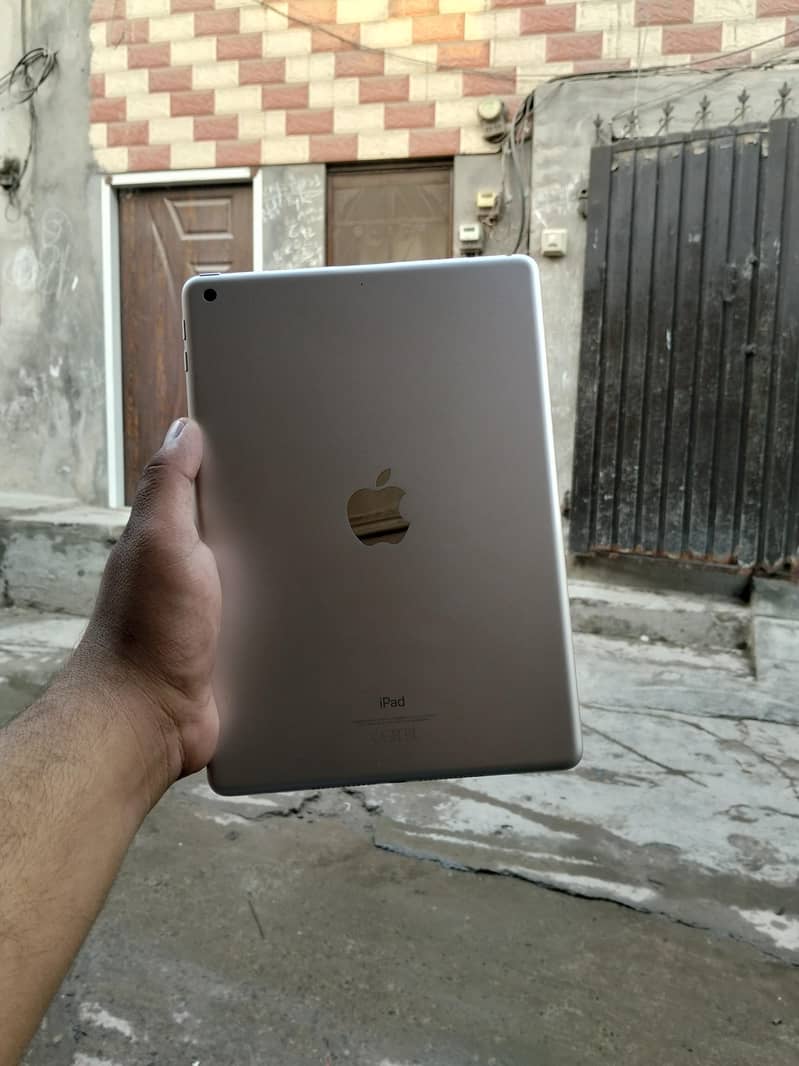 ipad 6th generation 32gb 10
