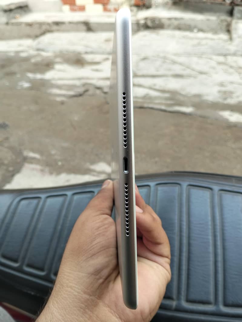 ipad 6th generation 32gb 11