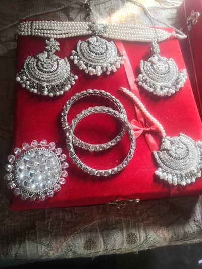 jewellery set