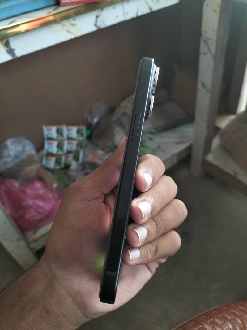 Apple iPhone 15 2