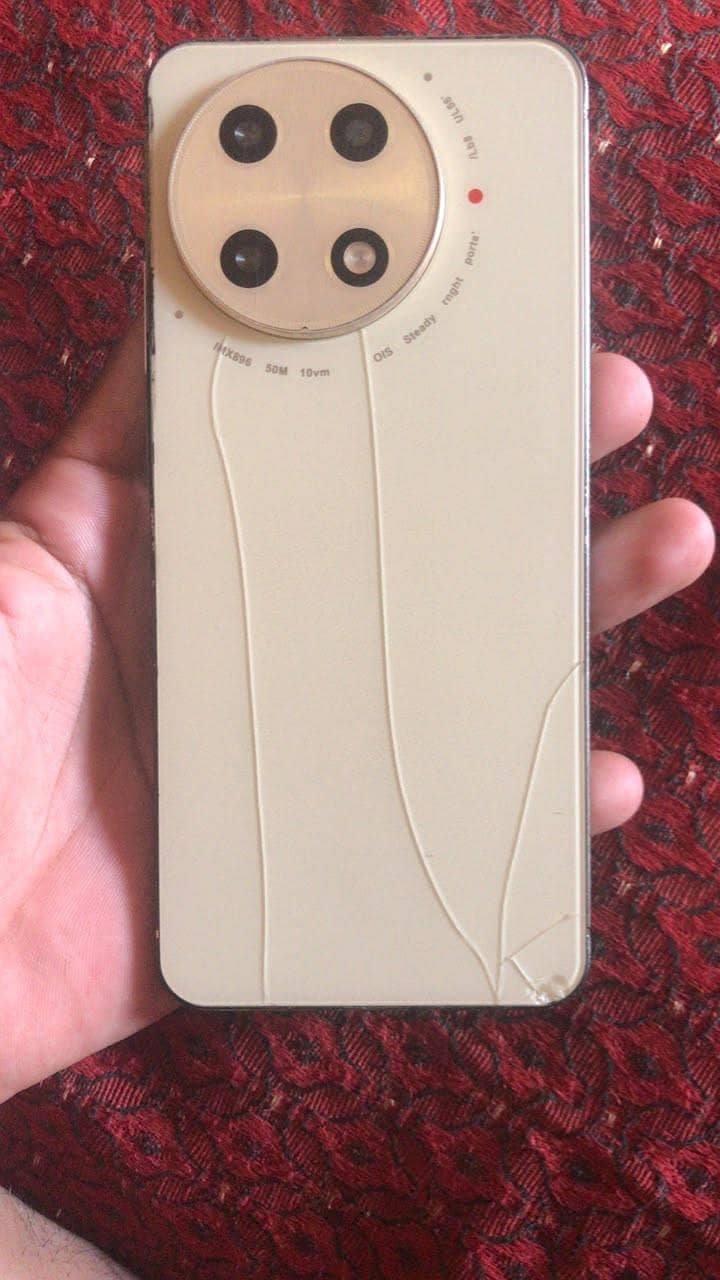 Tecno CAMON 30S Pro 4