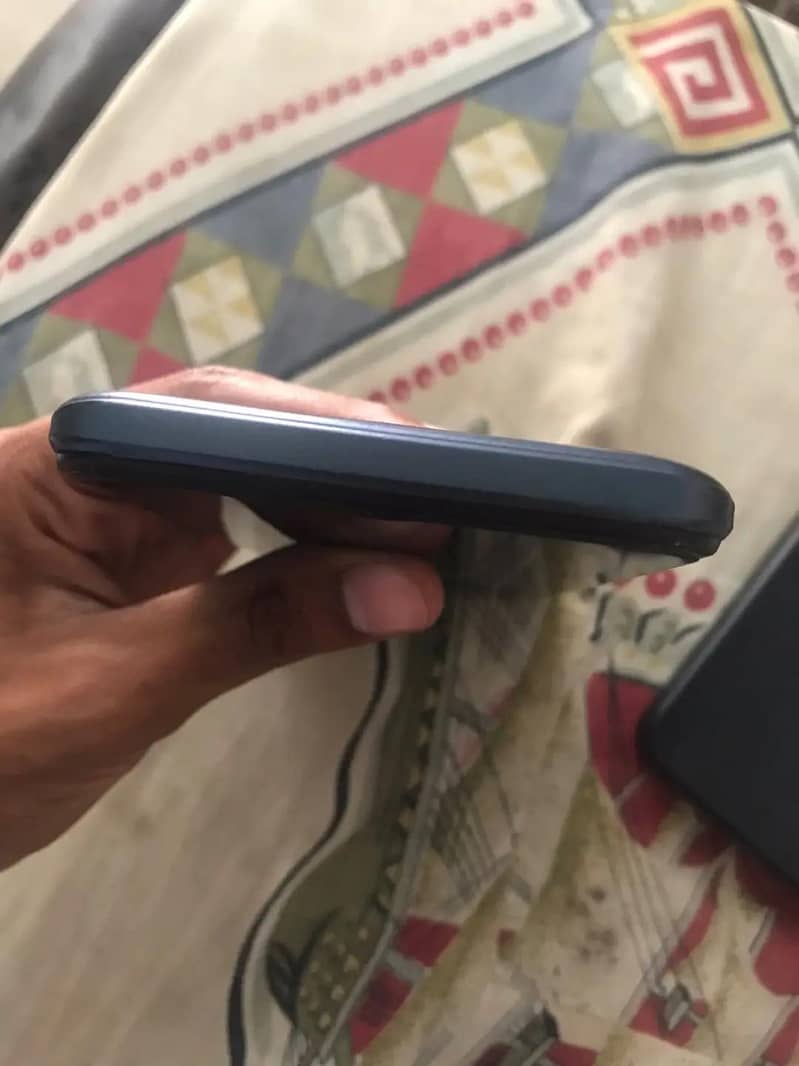 Tecno Spark 8C 4