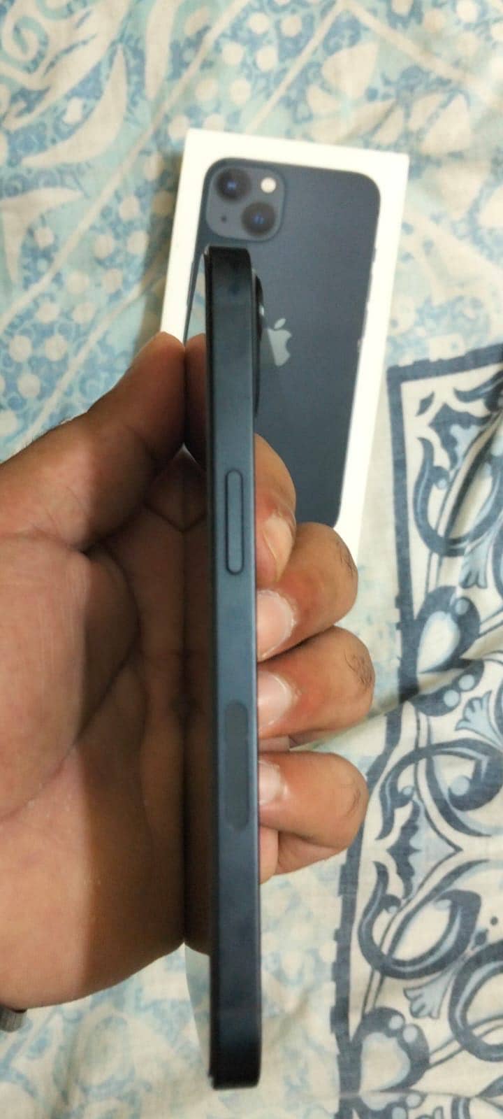 Apple iPhone 13 2