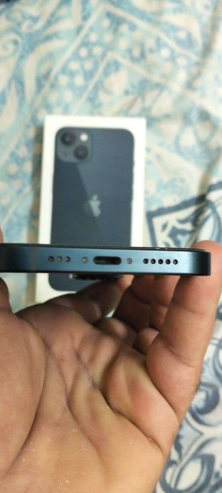Apple iPhone 13 5