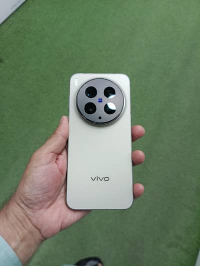 x300 pro pta oky official chaiens 16. . . 512 gb