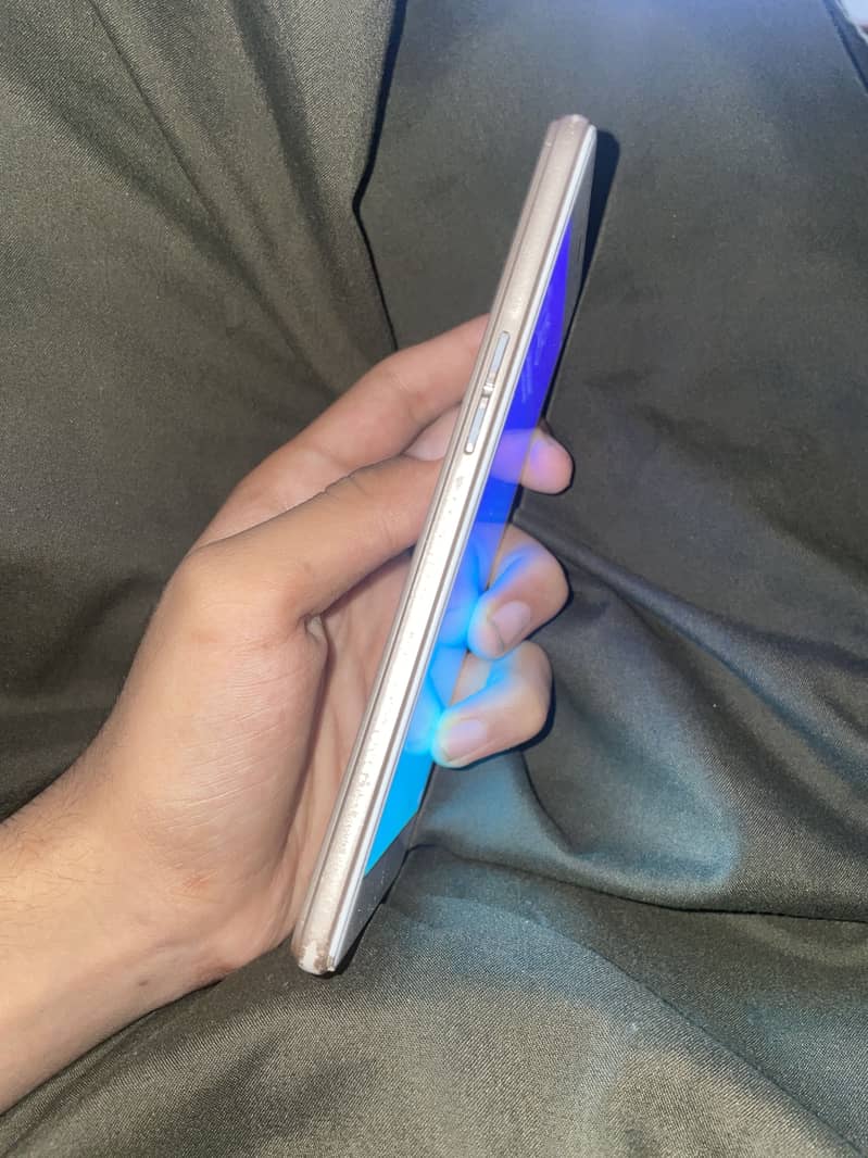 OPPO A37 1