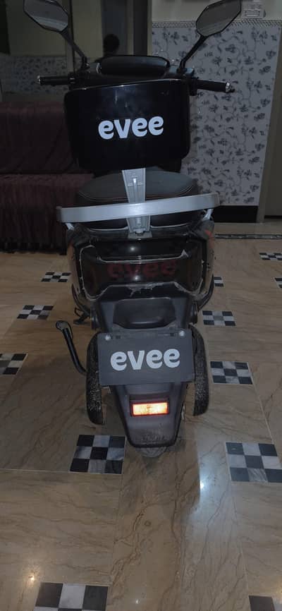 scooty gen-z