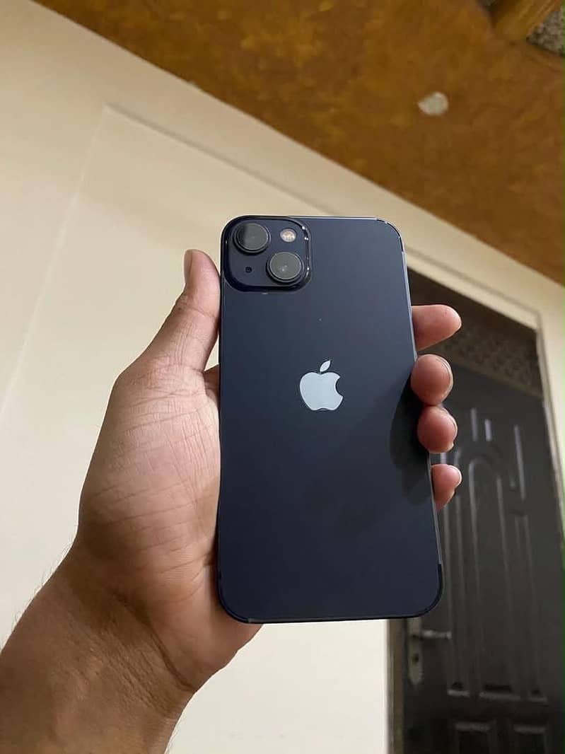 Apple iPhone 13 4
