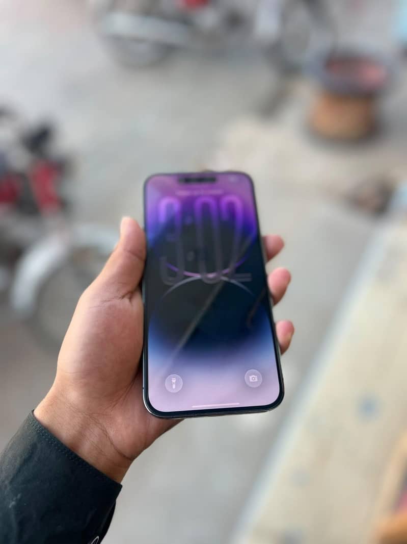 Apple iPhone 14 Pro Max 1