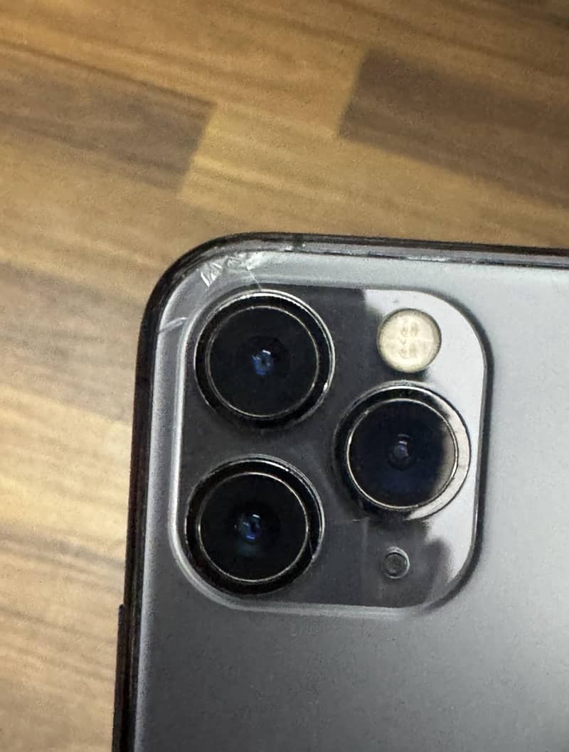 Apple iPhone 11 Pro Max 1
