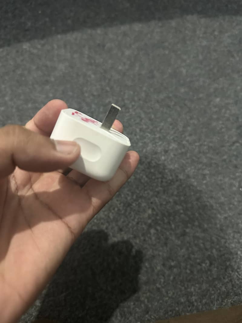 Apple 40W Dynamic power Adapter 3