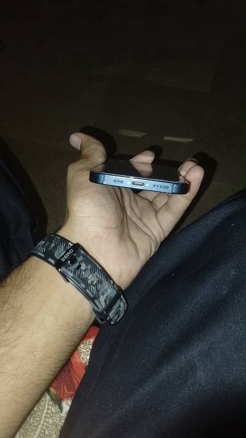Apple iPhone 13 1