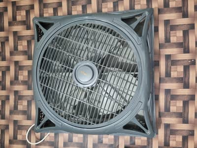 ceiling fan v. good condition 9999-/
