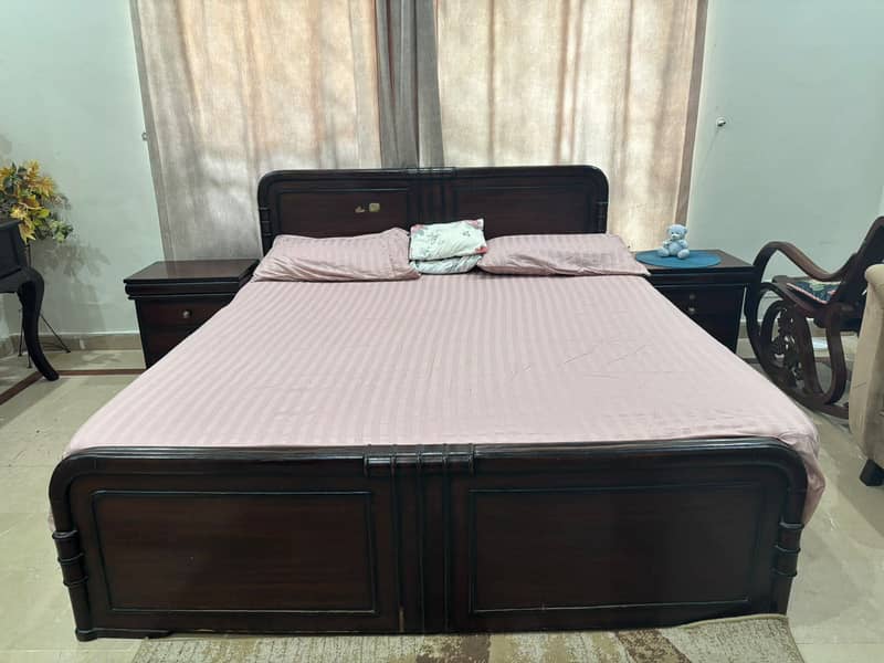 Bed with Side Tables 2