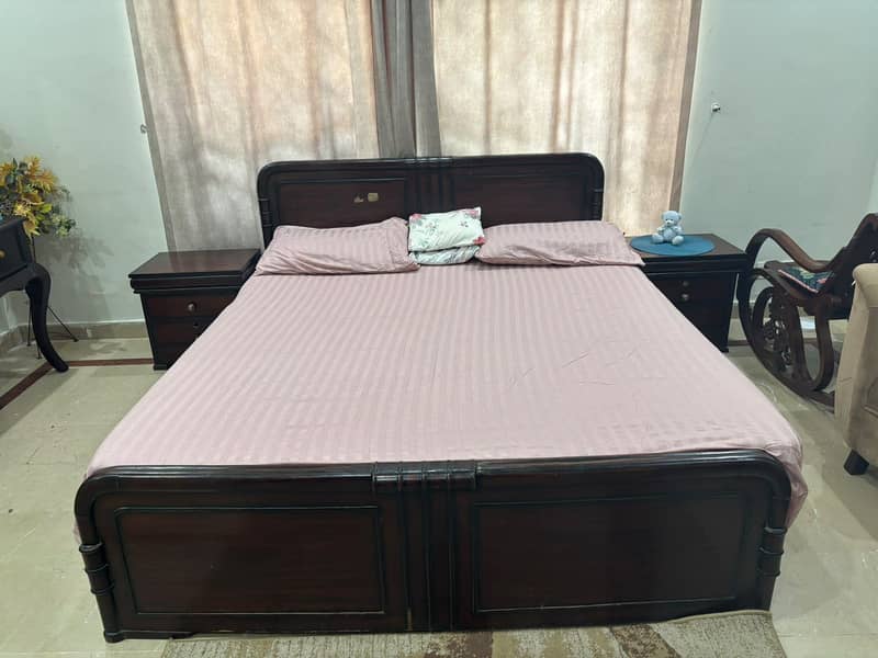 Bed with Side Tables 3