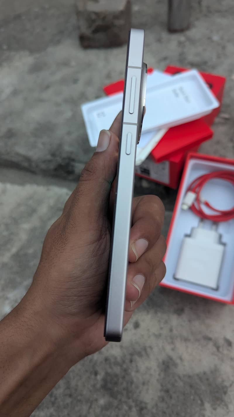 Oneplus 13r ace 5 2