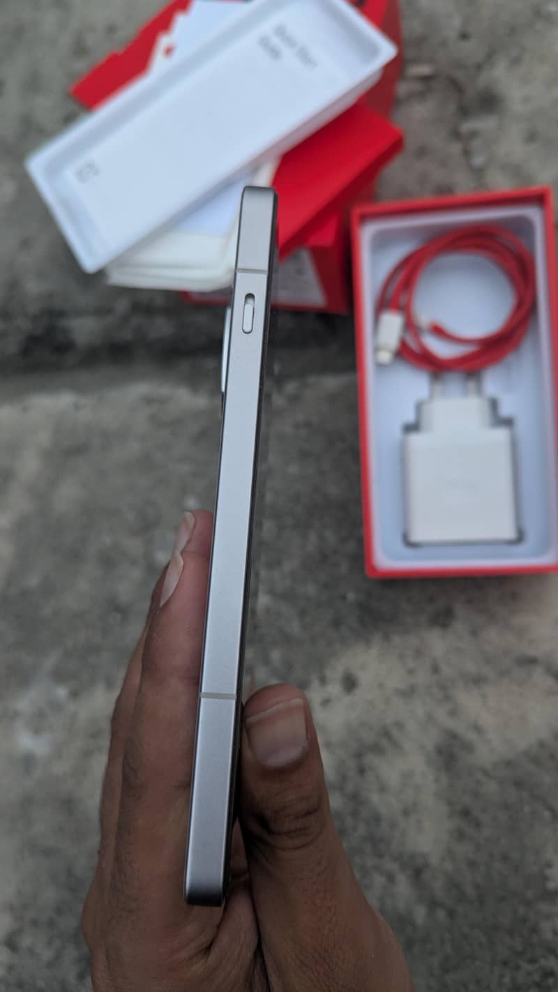 Oneplus 13r ace 5 5
