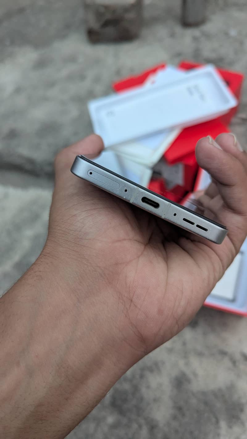 Oneplus 13r ace 5 6