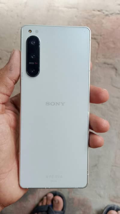 Sony 5 mark 4  8/128