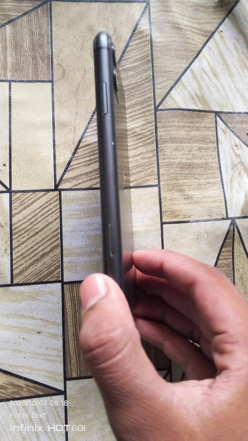 Apple iPhone 11 3