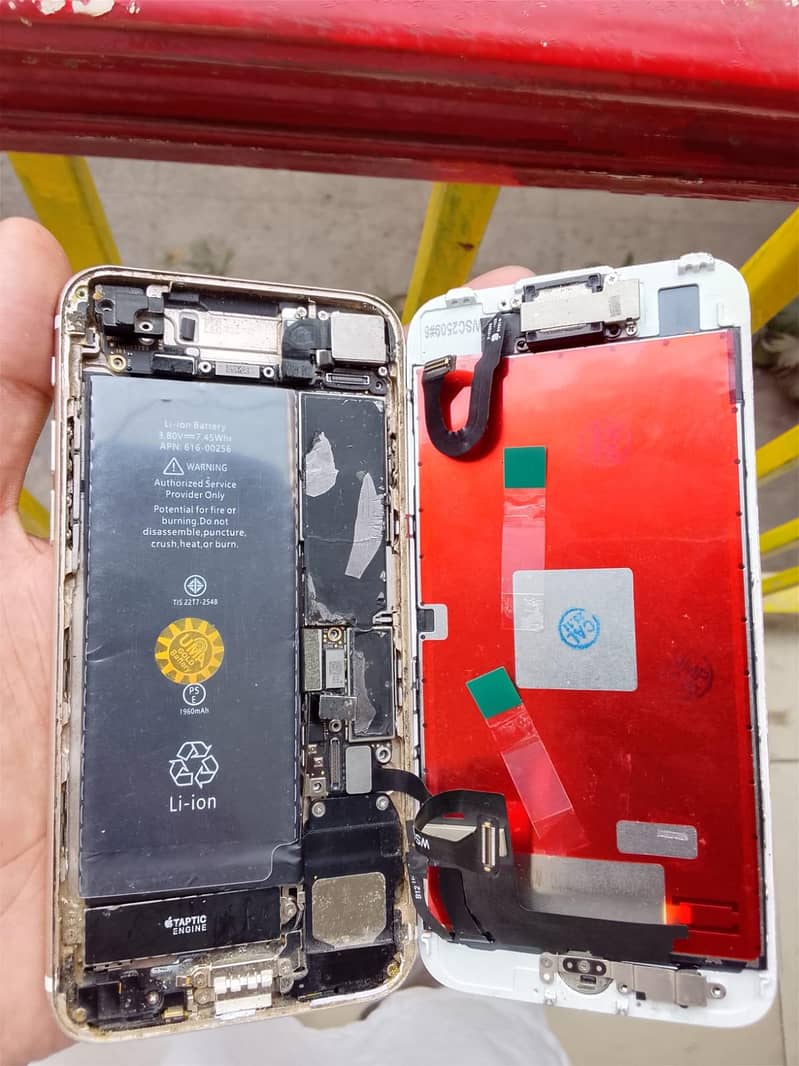 Apple iPhone 7 0