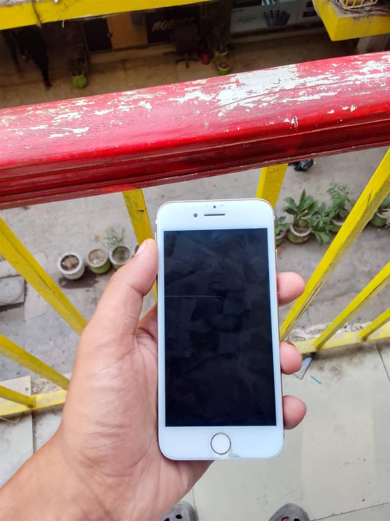 Apple iPhone 7 2