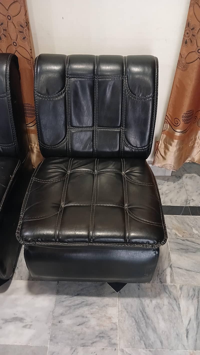 Single seat sofa 1