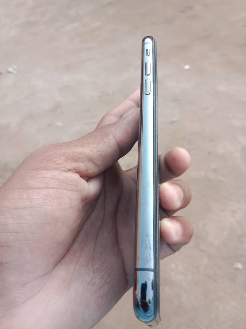 Apple iPhone X 1