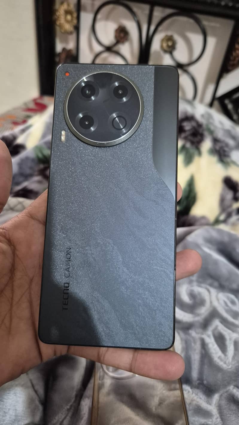Tecno CAMON 30 4