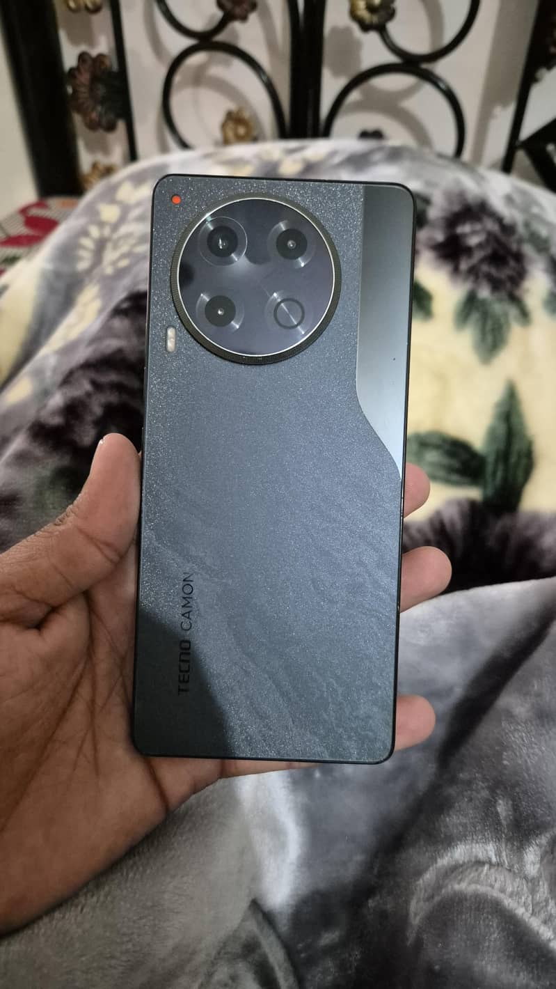 Tecno CAMON 30 8