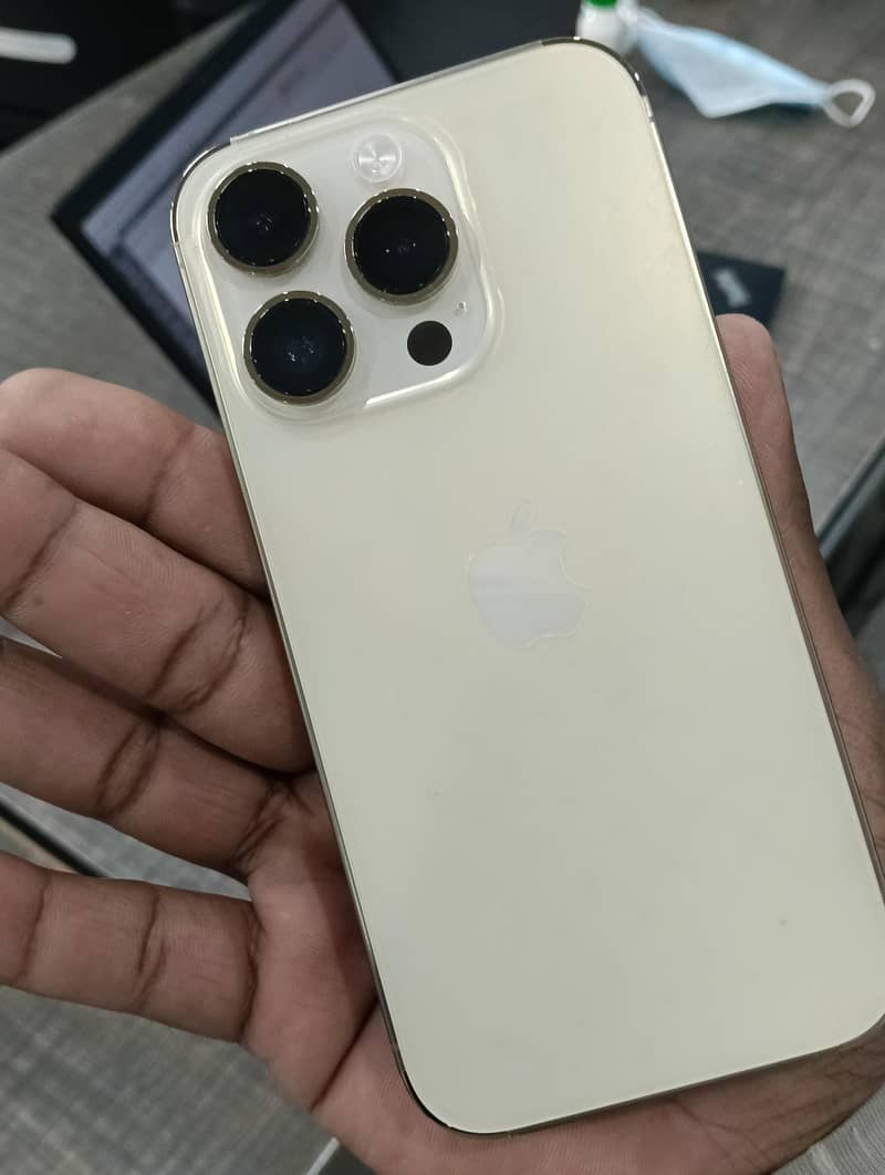 Apple iPhone 14 Pro 1