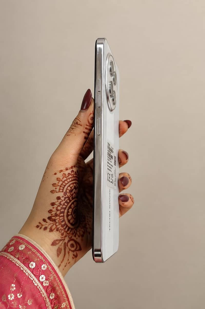 Tecno SPARK 30 Pro 2
