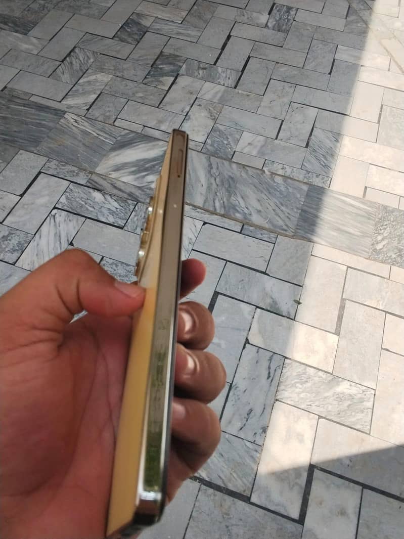 Tecno Spark 20 Pro 4