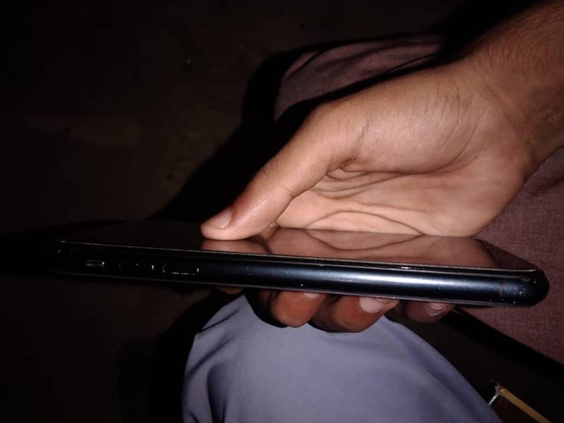 Apple iPhone XR 4