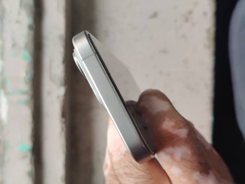 Apple iPhone 15 Pro 1