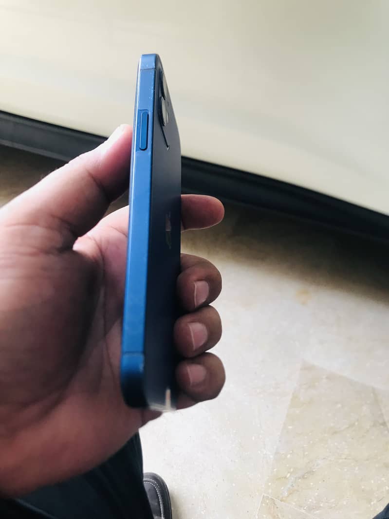 Apple iPhone 12 1