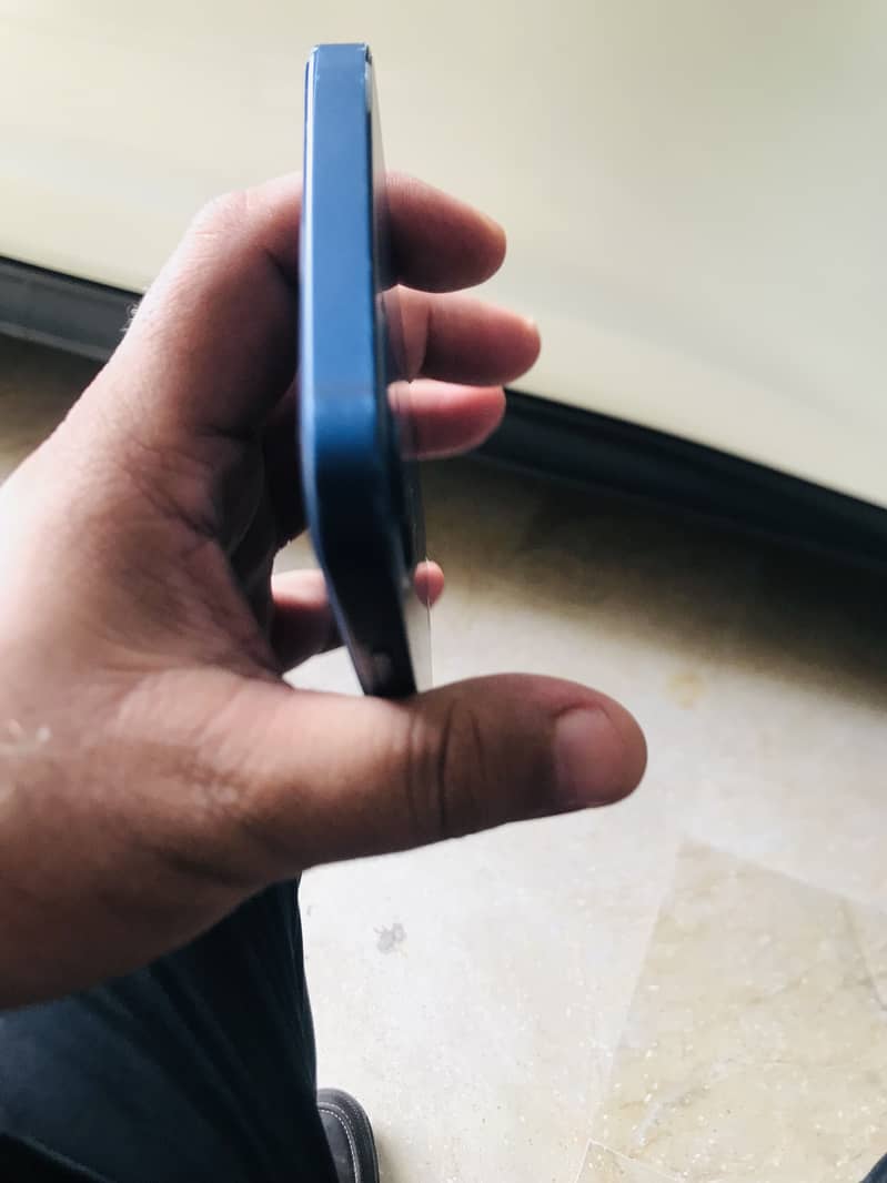 Apple iPhone 12 2