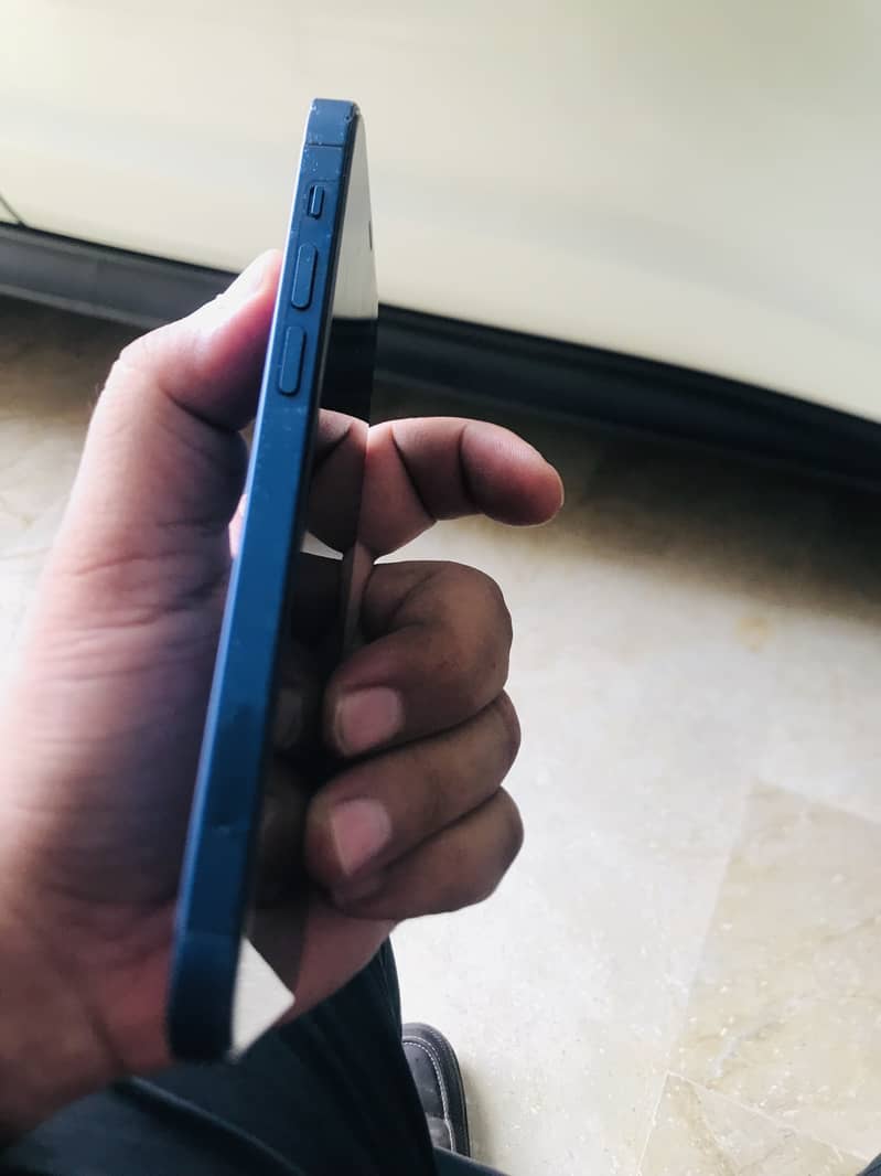 Apple iPhone 12 3