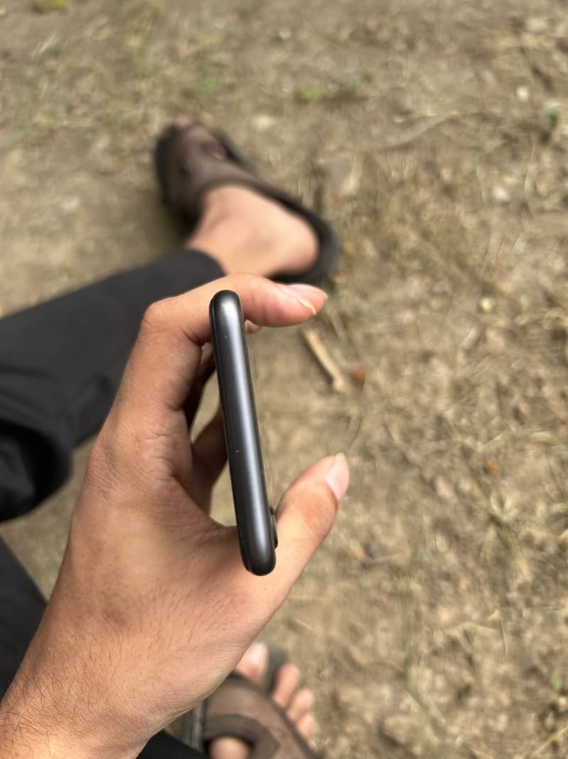 Apple iPhone 8 3