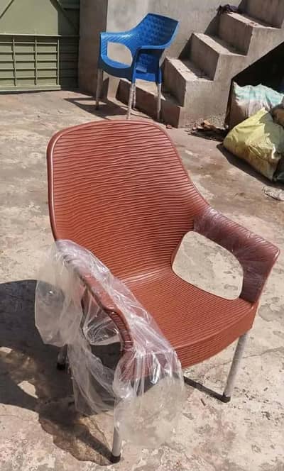 Plastic chairs - Chairs - Pure Plastic Chairs -  Cheap Price Chair