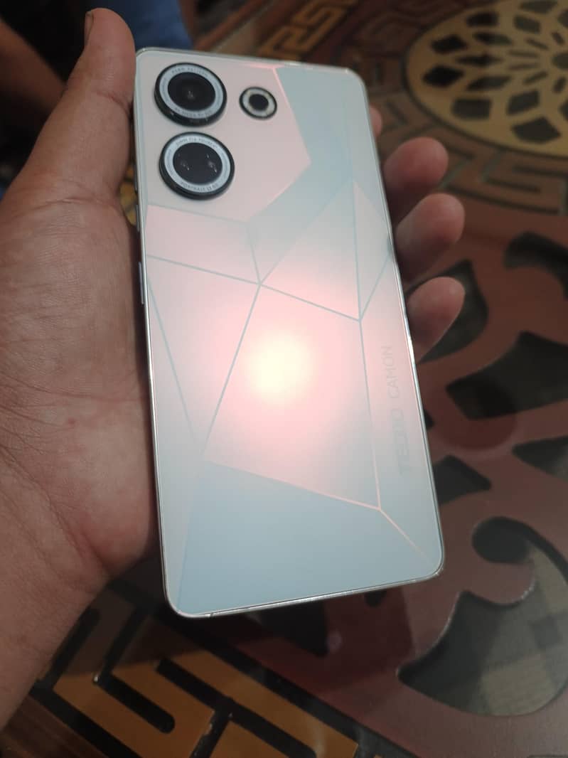 Tecno CAMON 20 0