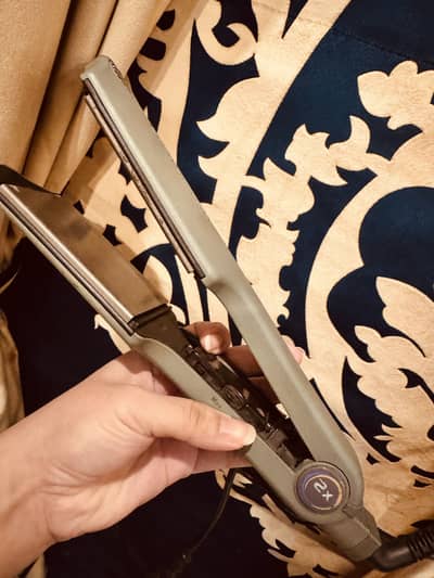 Remington hair straightener